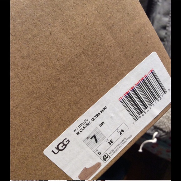 UGG CLASSIC ULTRA MINI boots - Picture 5 of 7